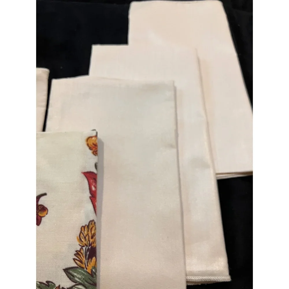 Lot of Cloth Napkins 7pc Cream Burgundy Harvest Autumn Floral 17x17